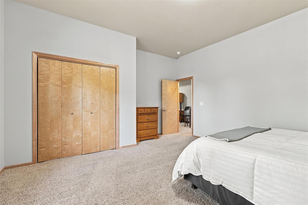 1615 Poplar Lane North Liberty IA 52317-0000