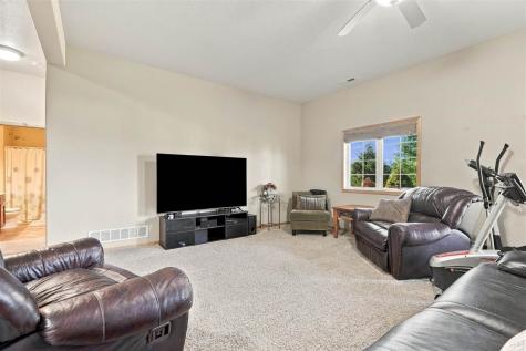 1615 Poplar Lane North Liberty IA 52317-0000