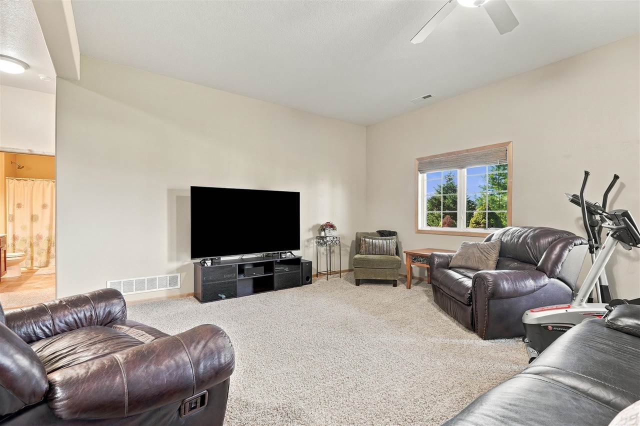 1615 Poplar Lane North Liberty IA 52317-0000