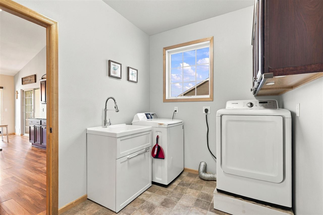 1615 Poplar Lane North Liberty IA 52317-0000