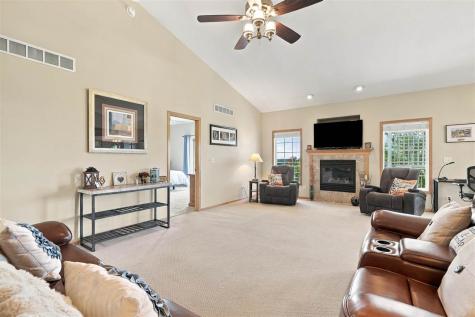 1615 Poplar Lane North Liberty IA 52317-0000