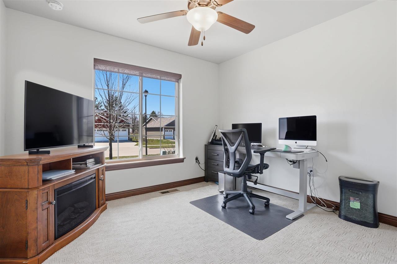 1930 Robin Drive North Liberty IA 52317