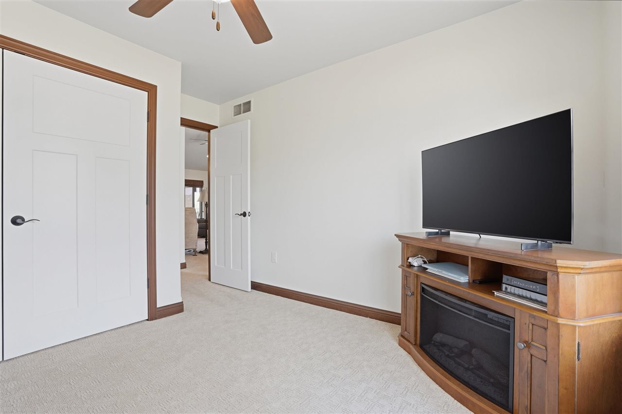 1930 Robin Drive North Liberty IA 52317