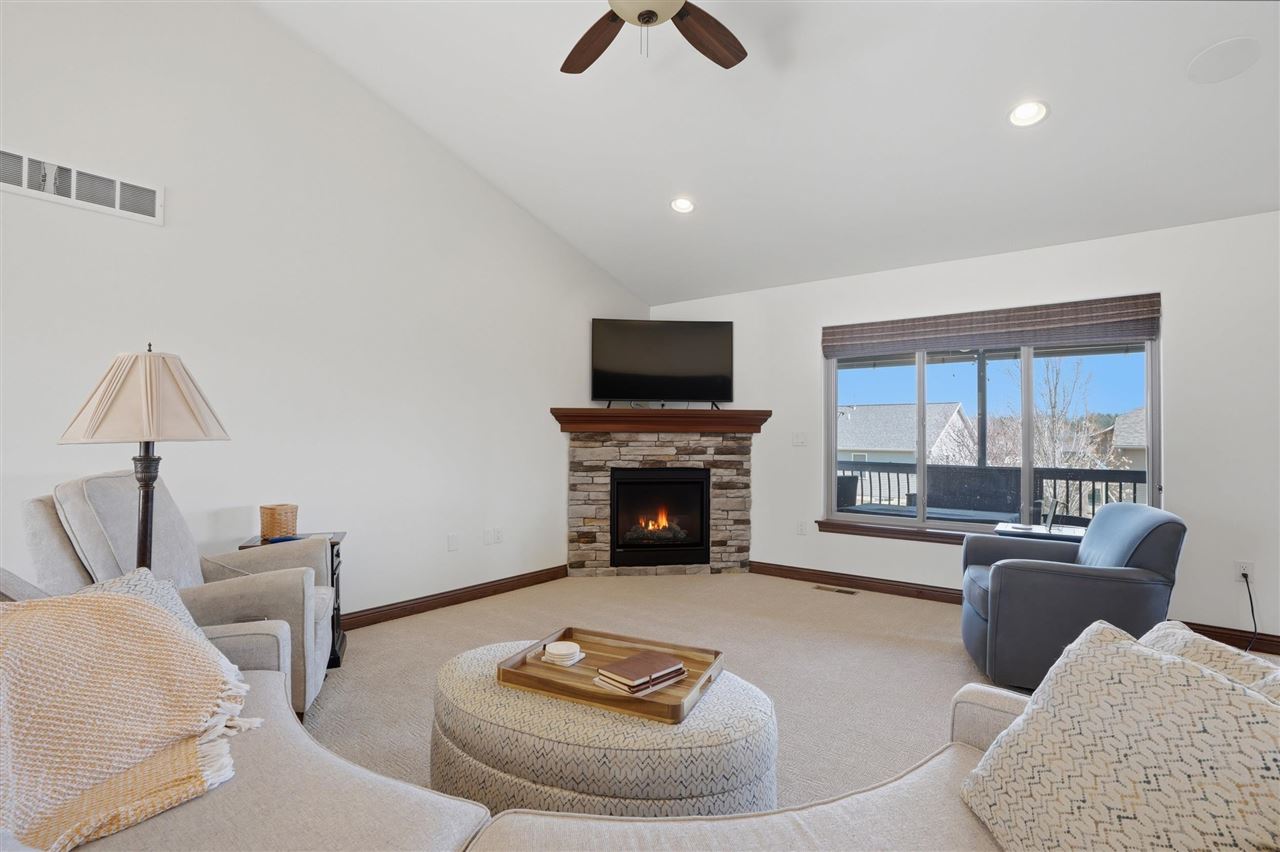 1930 Robin Drive North Liberty IA 52317