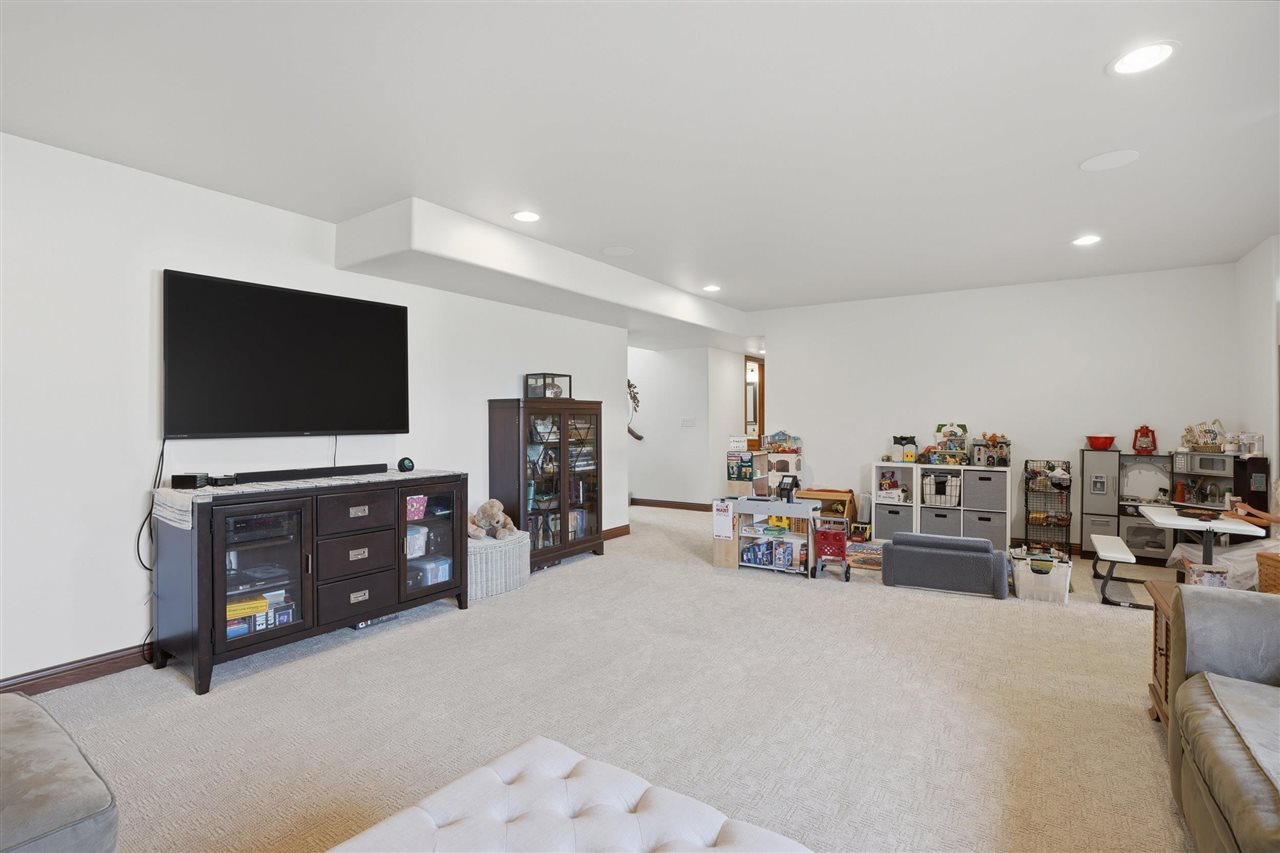 1930 Robin Drive North Liberty IA 52317