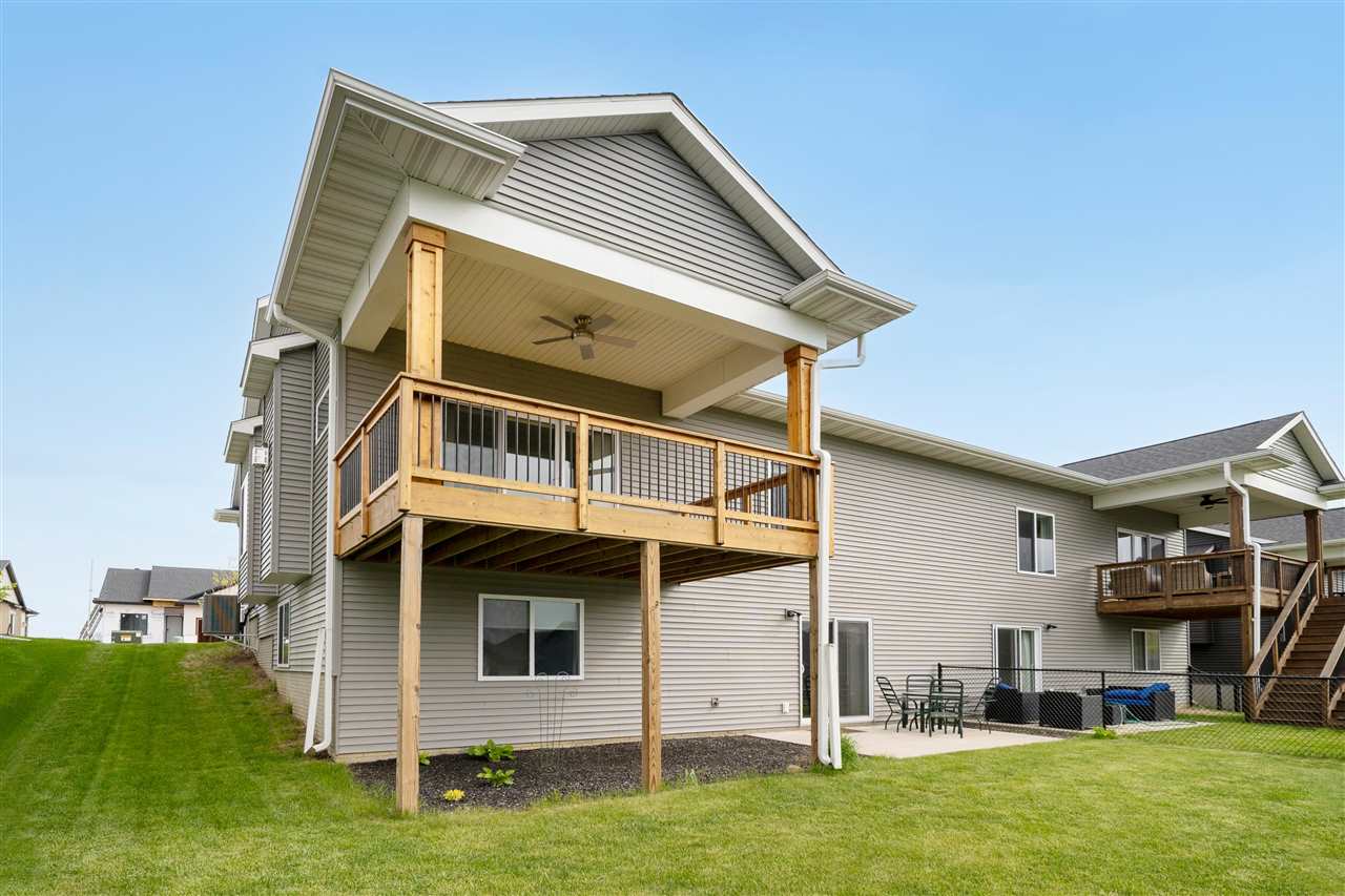 1275 Berkshire Lane North Liberty IA 52317