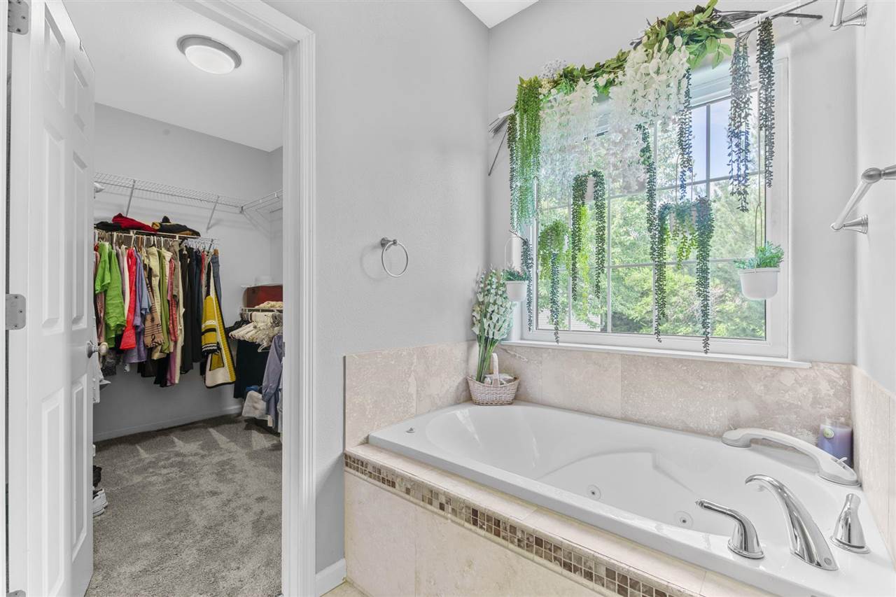 86 Donegal Place Iowa City IA 52246