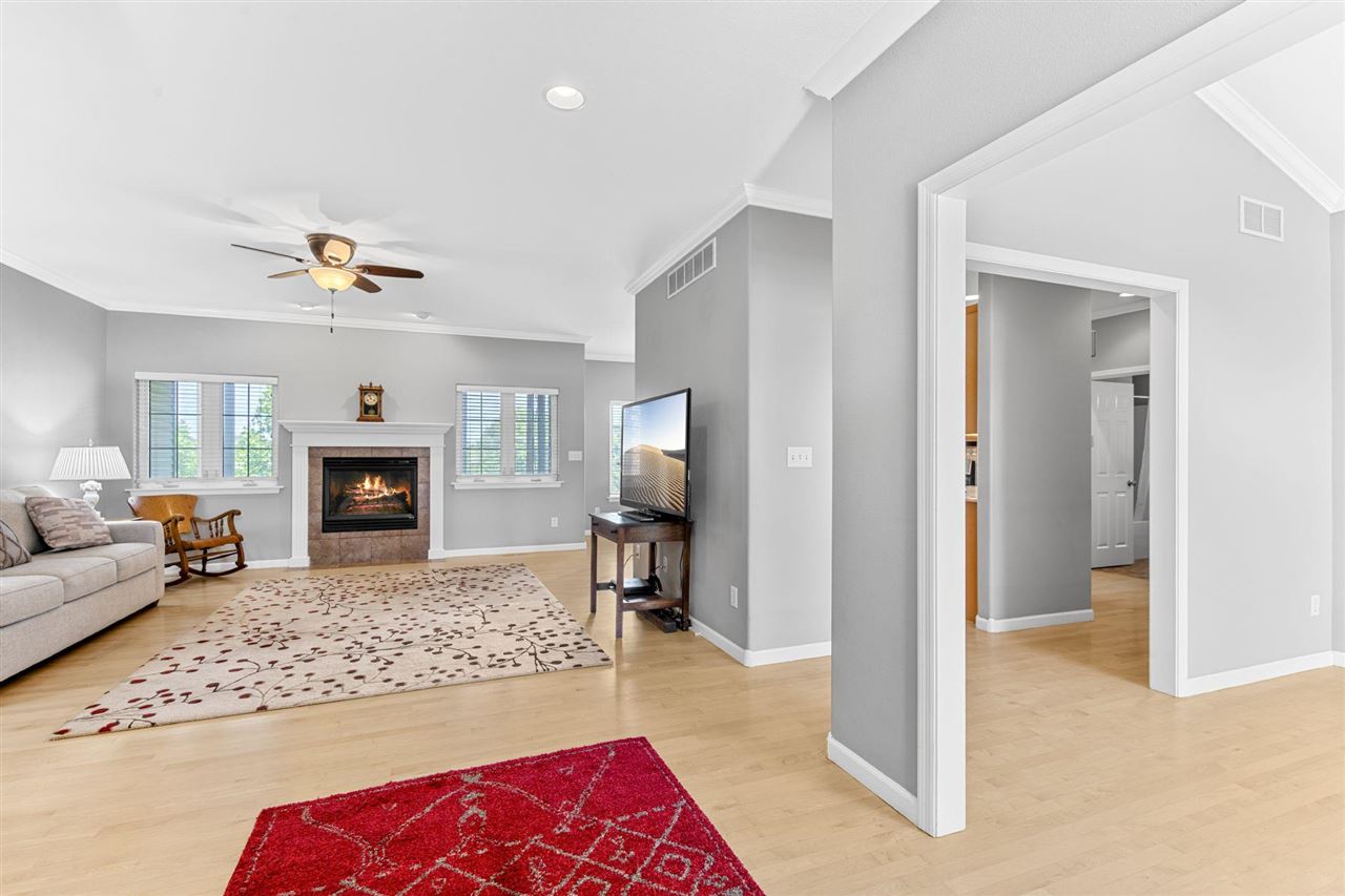 86 Donegal Place Iowa City IA 52246