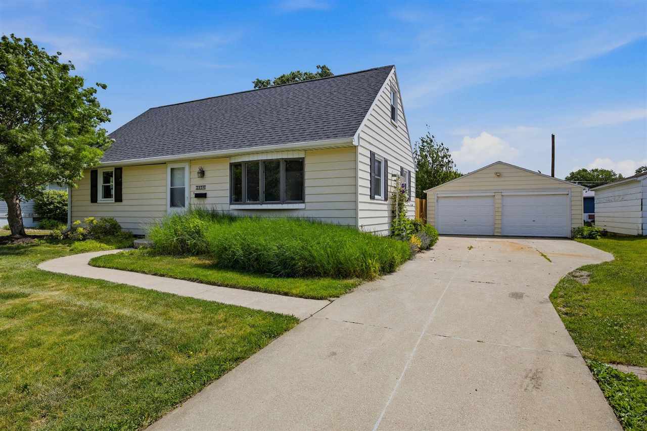 3858 Terrace Hill Drive Cedar Rapids IA 52402