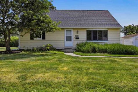 3858 Terrace Hill Drive Cedar Rapids IA 52402