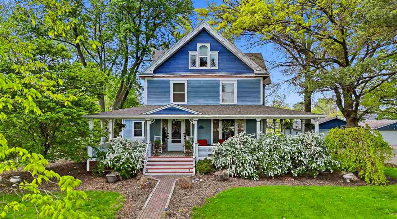 1106 E Van Buren Street Washington IA 52353