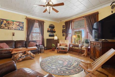 1106 E Van Buren Street Washington IA 52353
