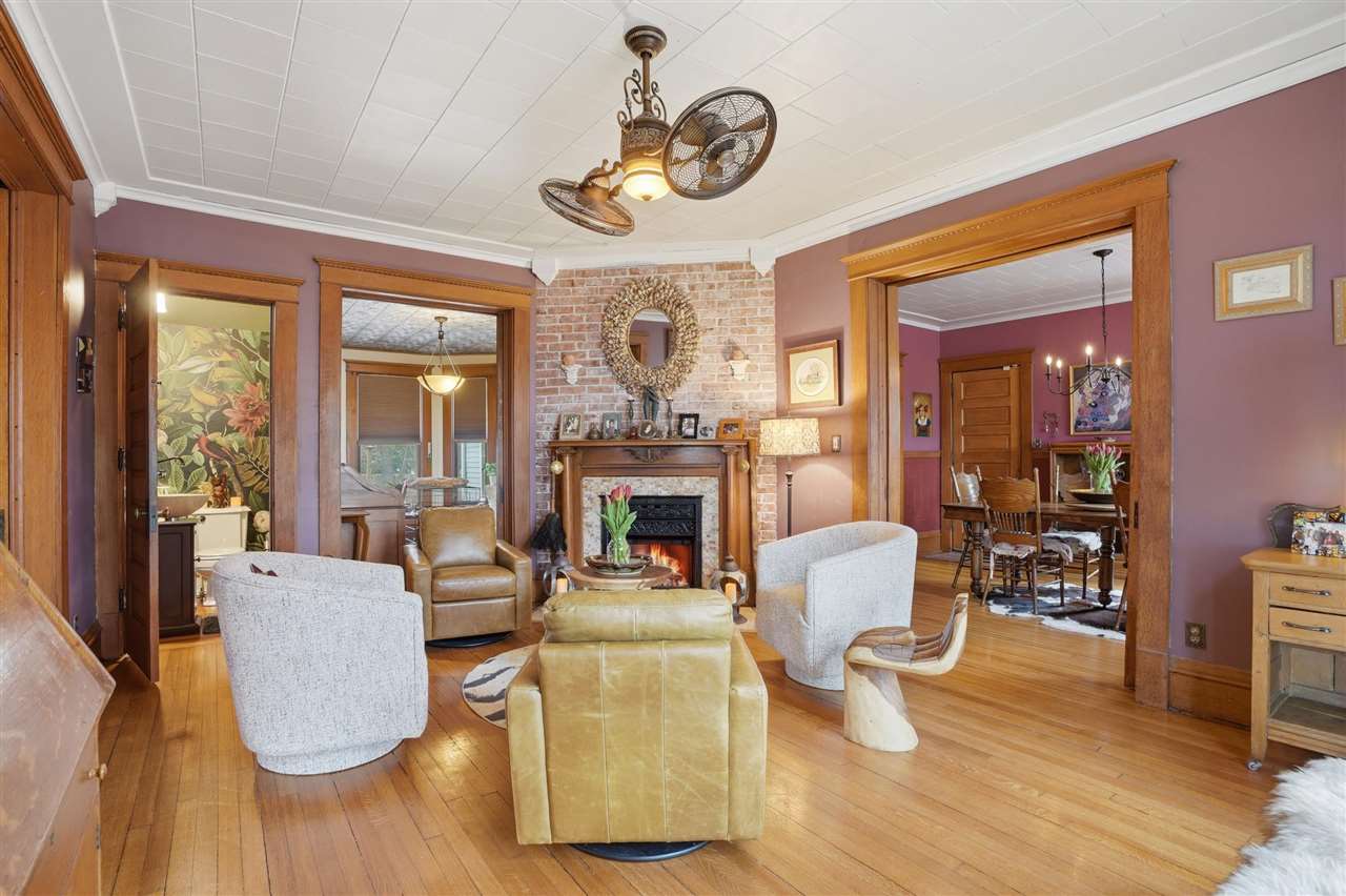 1106 E Van Buren Street Washington IA 52353