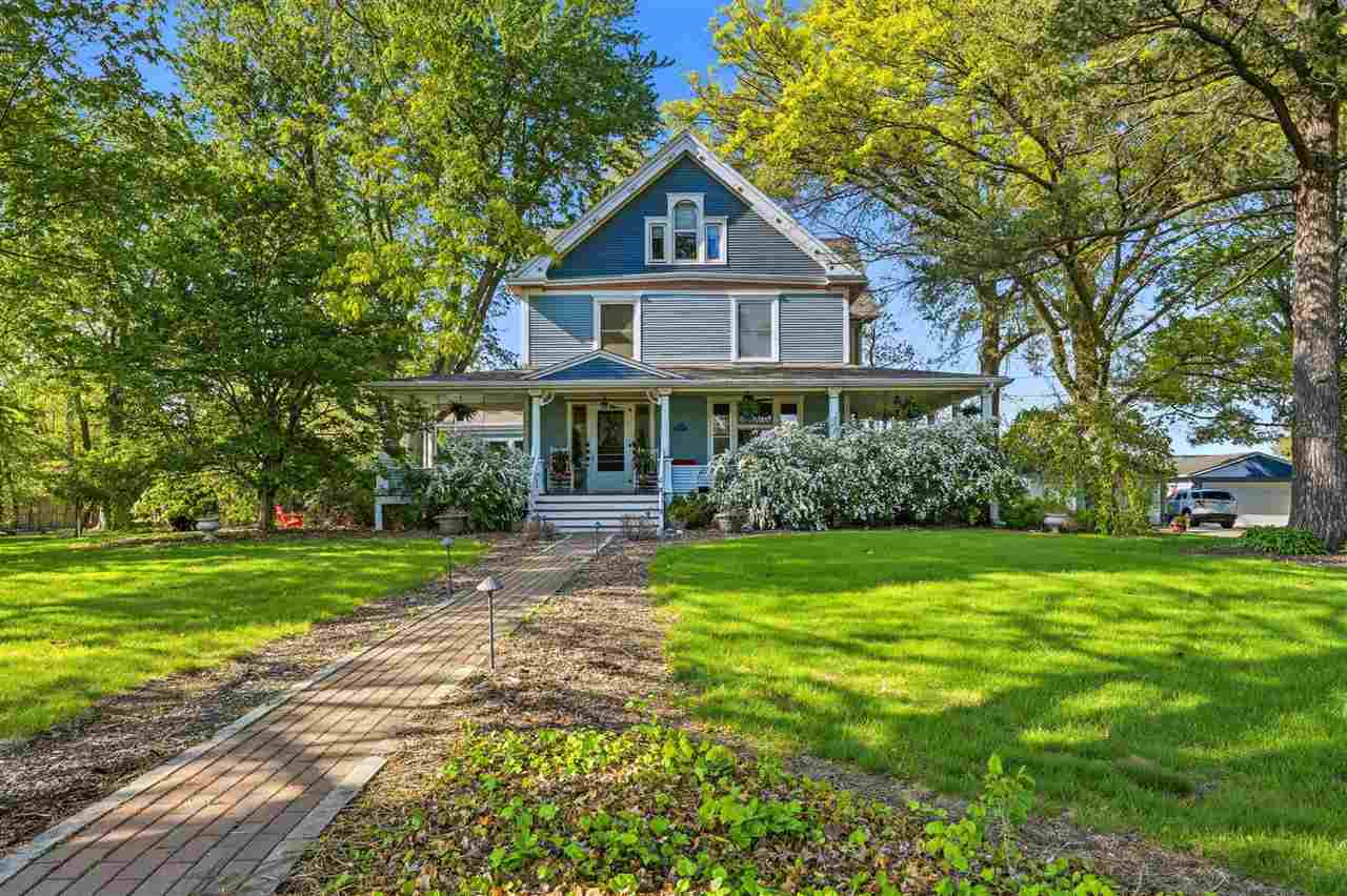 1106 E Van Buren Street Washington IA 52353