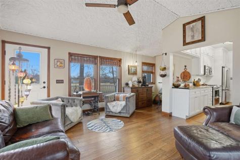 1106 E Van Buren Street Washington IA 52353