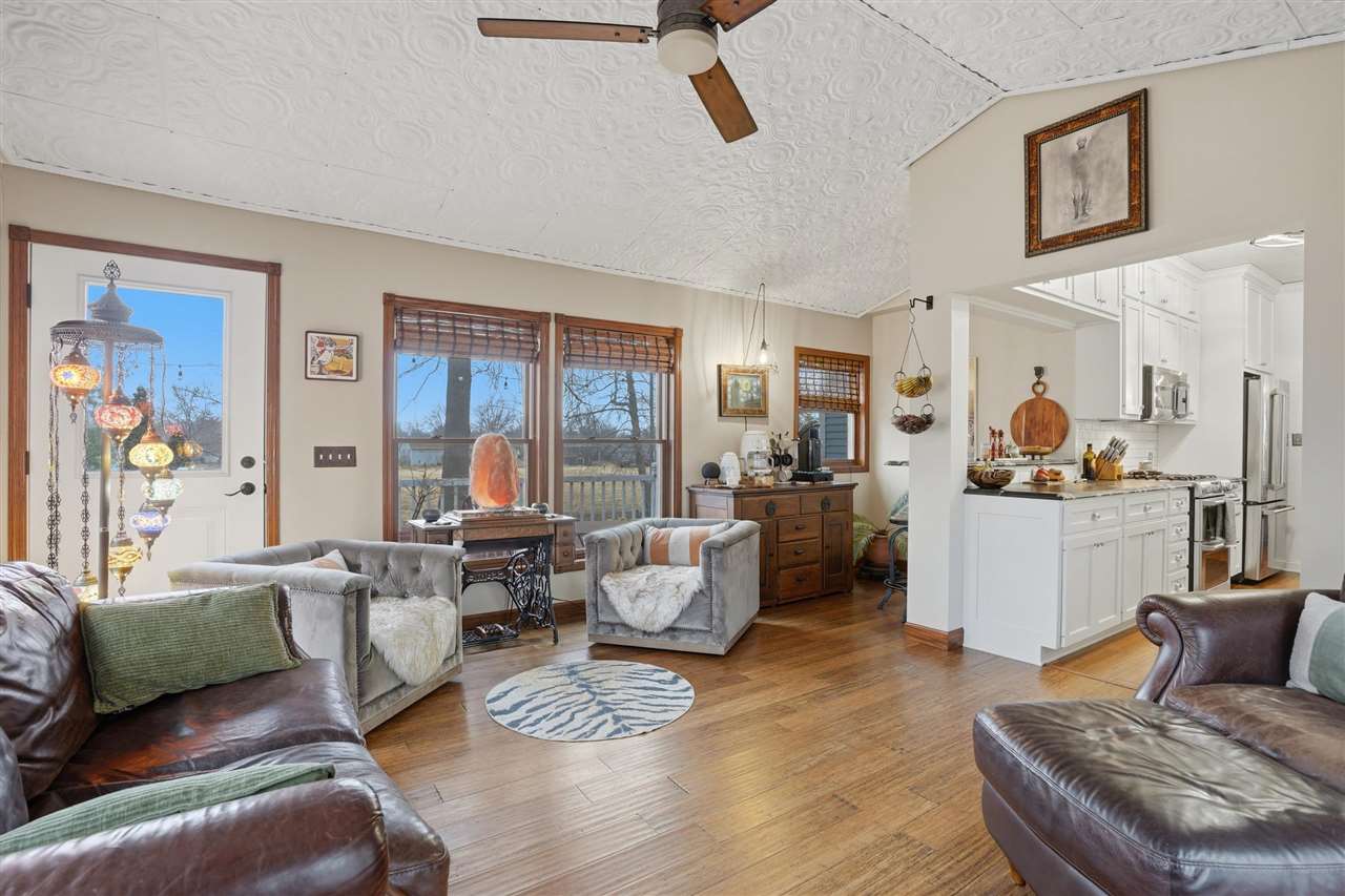 1106 E Van Buren Street Washington IA 52353