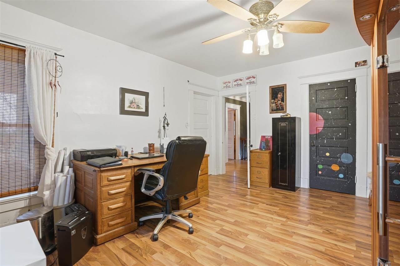 1106 E Van Buren Street Washington IA 52353
