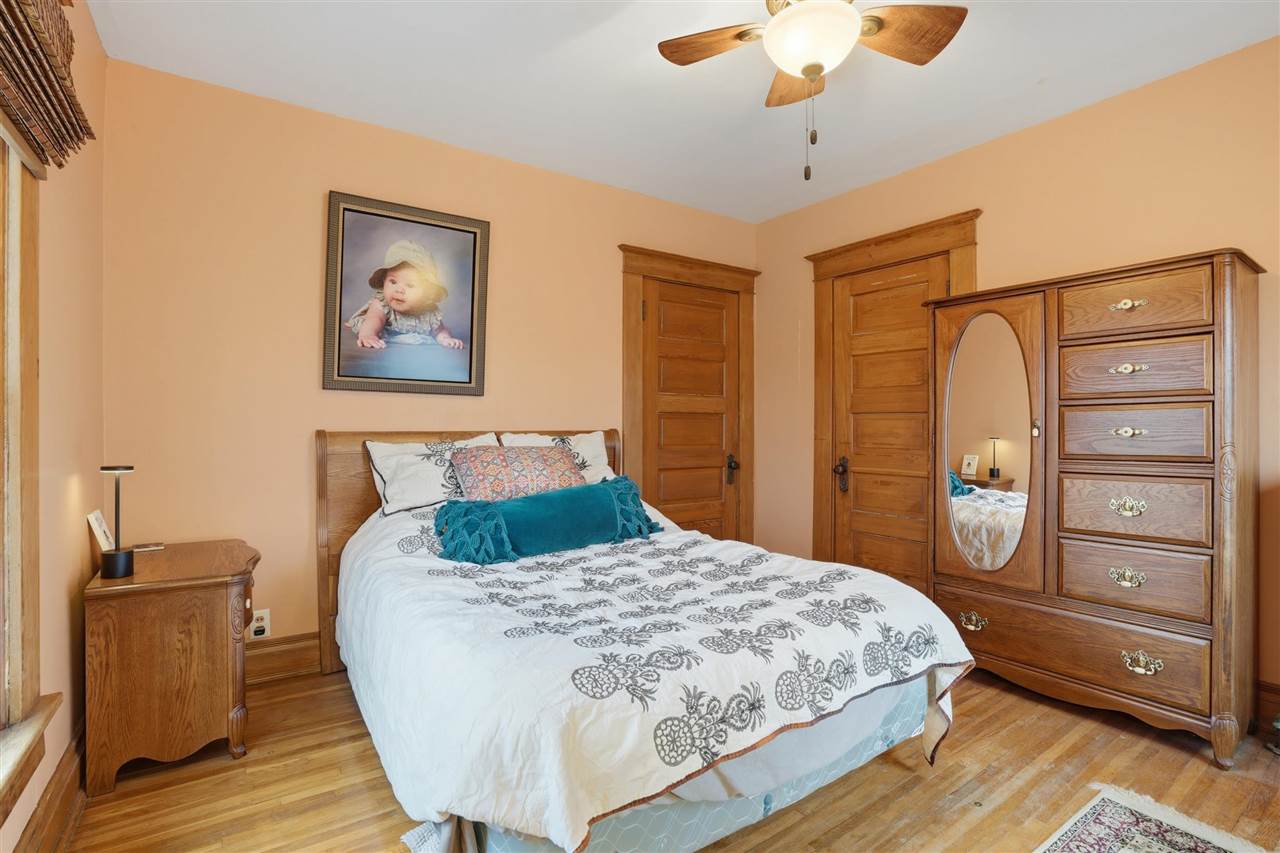 1106 E Van Buren Street Washington IA 52353