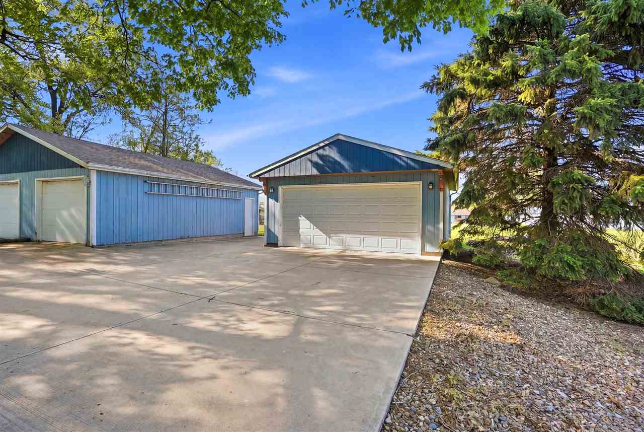 1106 E Van Buren Street Washington IA 52353