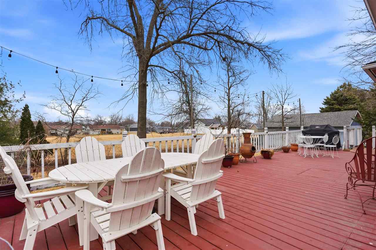1106 E Van Buren Street Washington IA 52353
