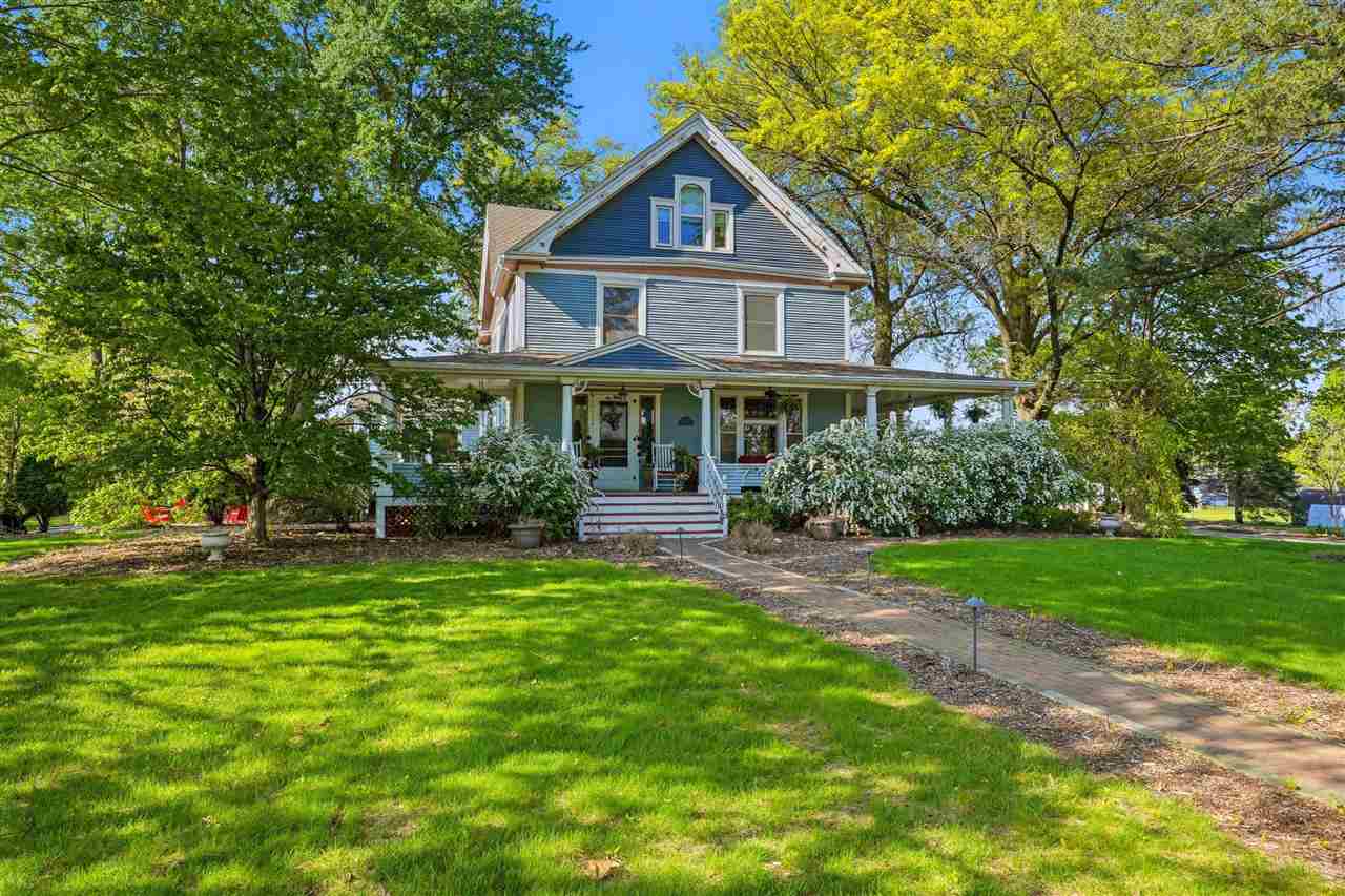 1106 E Van Buren Street Washington IA 52353