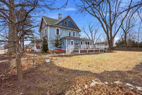 1106 E Van Buren Street Washington IA 52353