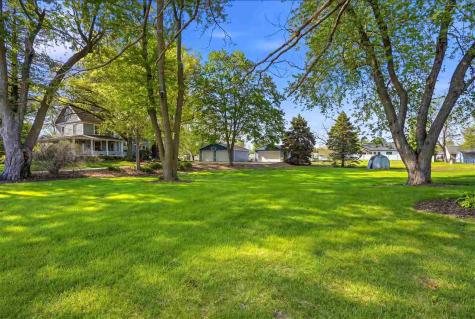 1106 E Van Buren Street Washington IA 52353