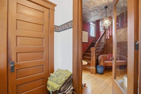 1106 E Van Buren Street Washington IA 52353