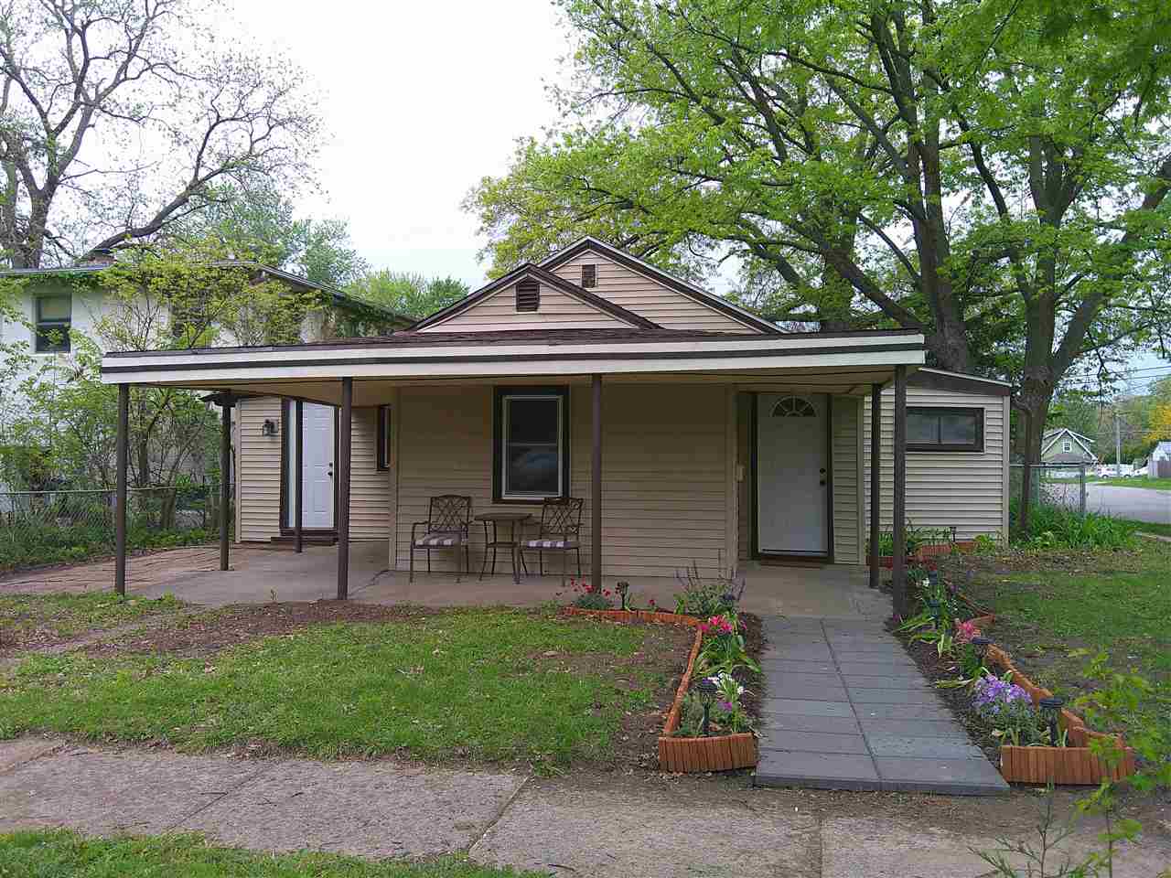 1009 Highland Avenue Iowa City IA 52240