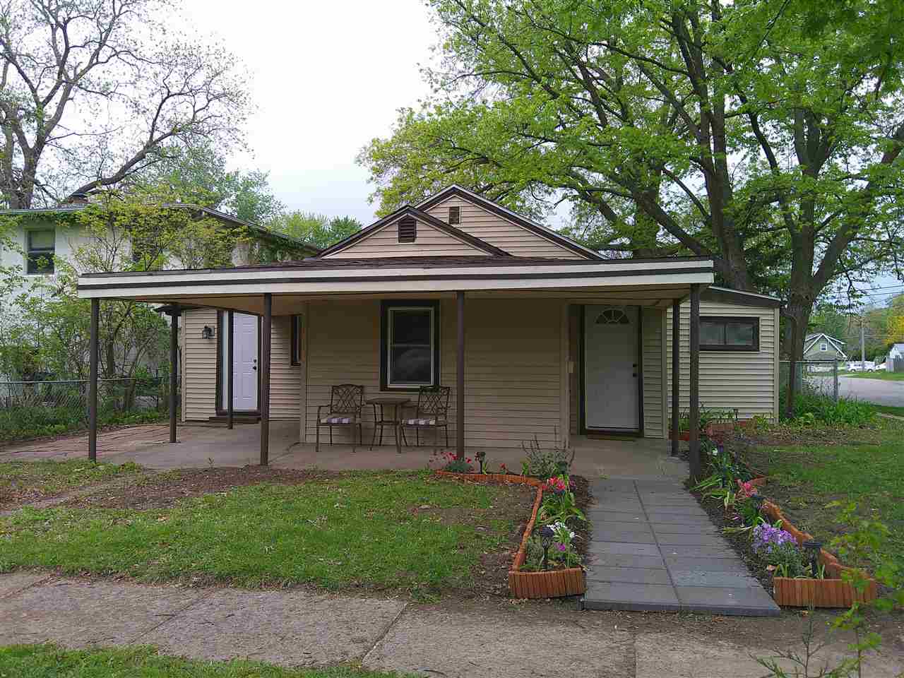 1009 Highland Avenue Iowa City IA 52240