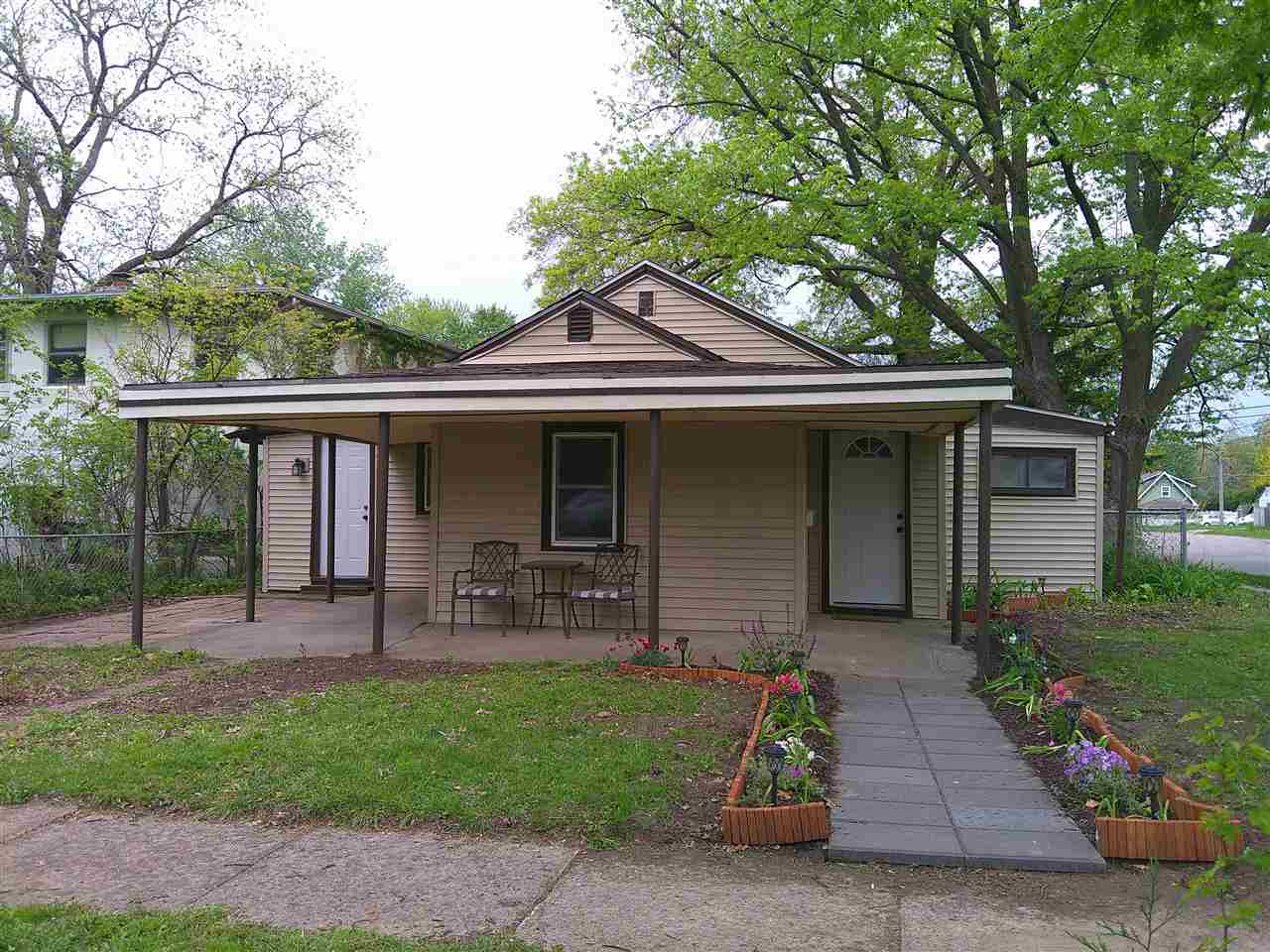 1009 Highland Avenue Iowa City IA 52240