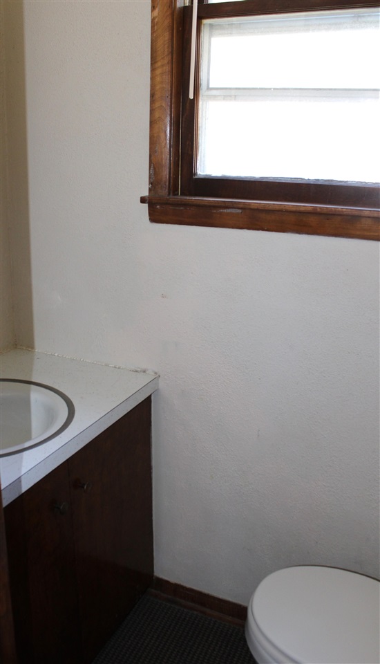 216 S College Street North English IA 52316