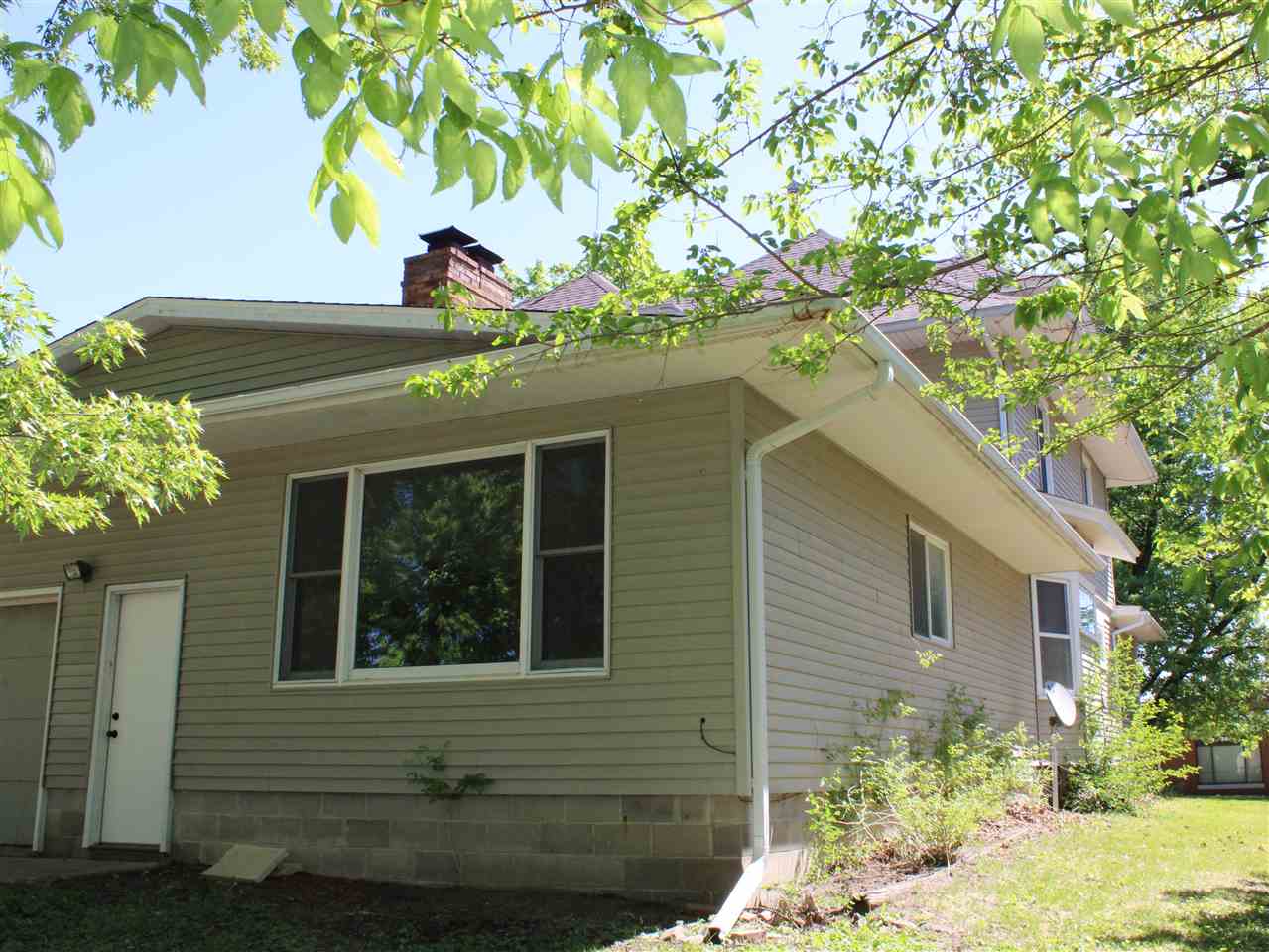 216 S College Street North English IA 52316