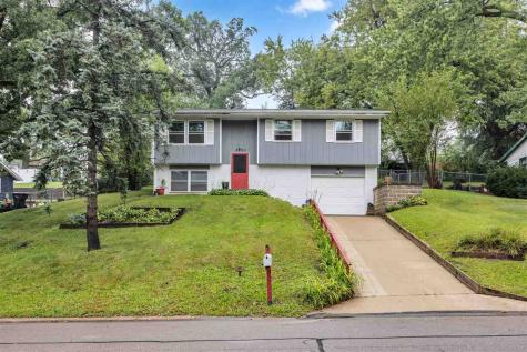 2623 Westwood Drive Cedar Rapids IA 52405