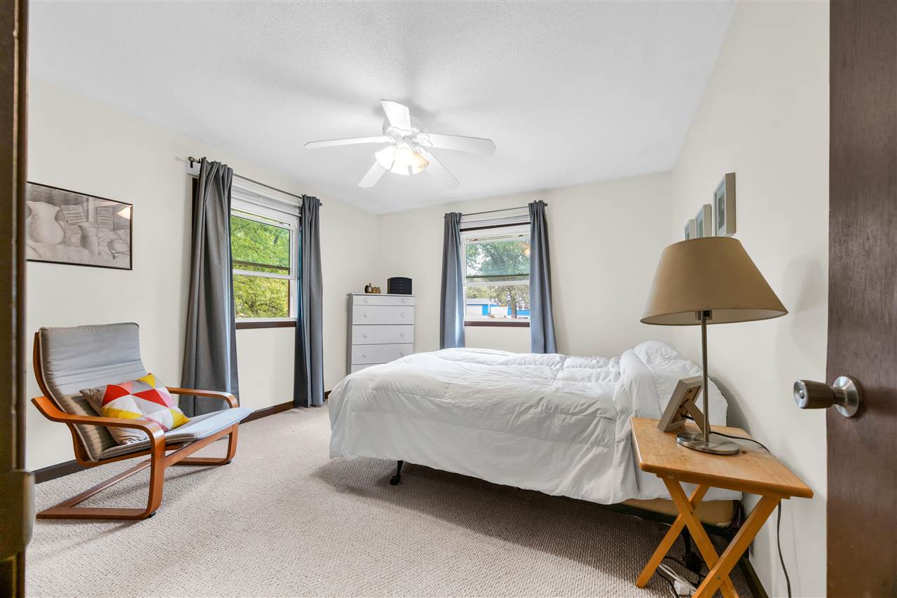 2623 Westwood Drive Cedar Rapids IA 52405