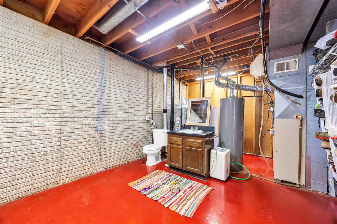 2623 Westwood Drive Cedar Rapids IA 52405