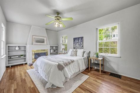 1217 Friendly Avenue Iowa City IA 52240