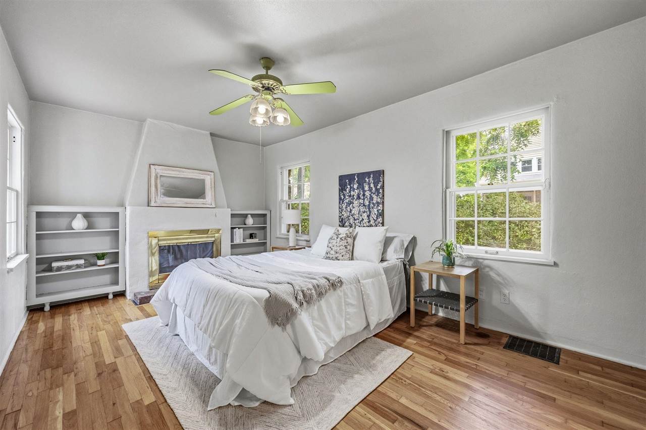 1217 Friendly Avenue Iowa City IA 52240