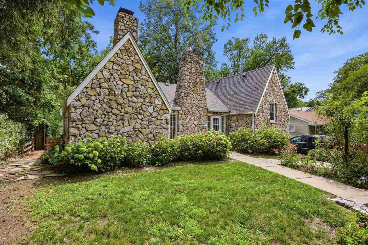 1217 Friendly Avenue Iowa City IA 52240