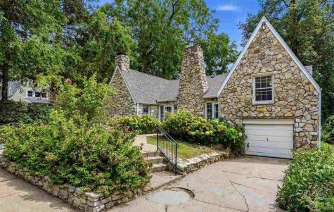 1217 Friendly Avenue Iowa City IA 52240