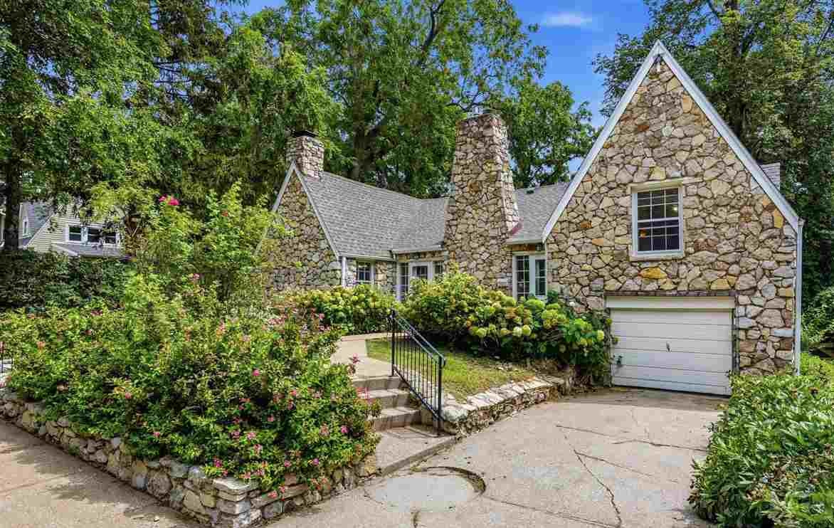 1217 Friendly Avenue Iowa City IA 52240