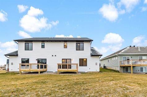 1407 Winterberry Lane North Liberty IA 52317