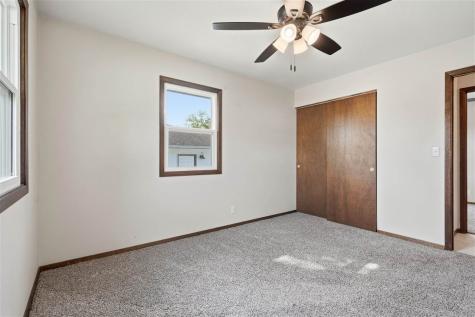 824 29th Street NW Cedar Rapids IA 52405