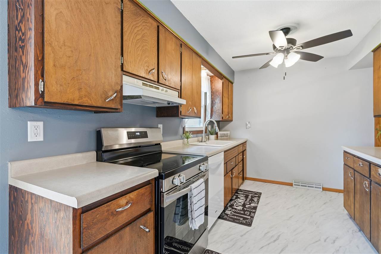 824 29th Street NW Cedar Rapids IA 52405