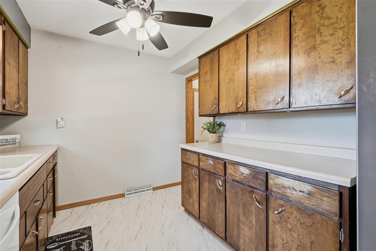 824 29th Street NW Cedar Rapids IA 52405