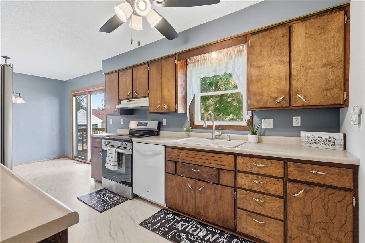 824 29th Street NW Cedar Rapids IA 52405