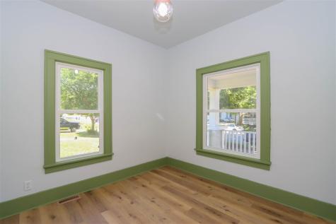 802 S Iowa Washington IA 52353