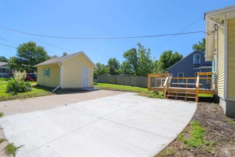 802 S Iowa Washington IA 52353