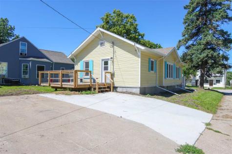 802 S Iowa Washington IA 52353