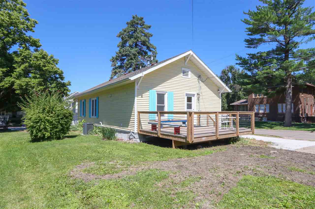 802 S Iowa Washington IA 52353